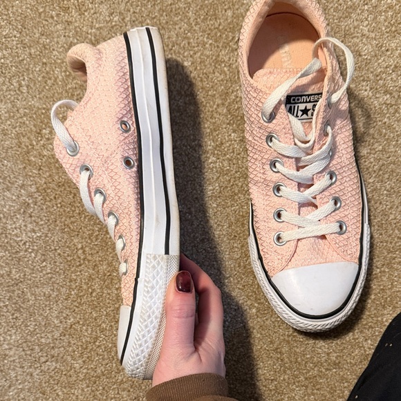 Converse women’s Pink Sneakers - Picture 6 of 8